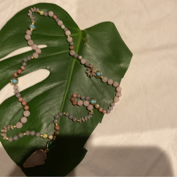 NEW BEADED ROSE QUATZ ARROWHEAD NECKLACE. - Picture 7 of 7